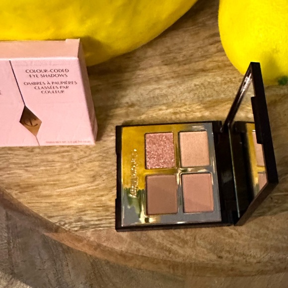 Charlotte Tilbury Luxury Palette Eye Shadows Eyeshadow Quad Pillow Talk NIB - Picture 2 of 8